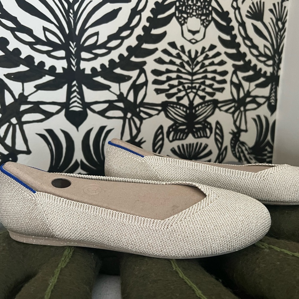 New Rothy’s - size 9 Gold Metallic - Never Worn